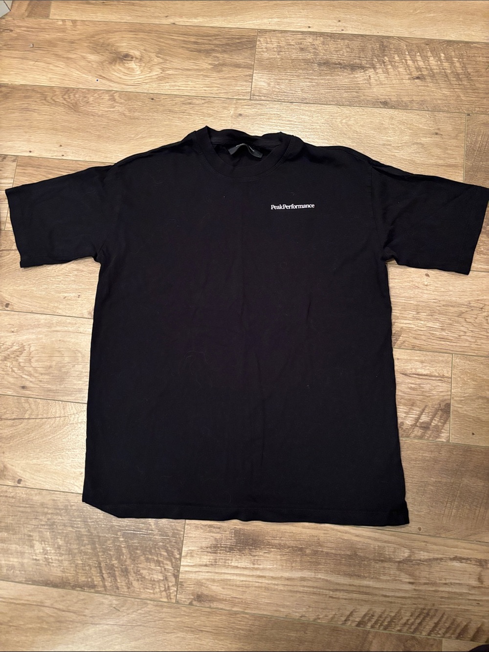 Peak Performance Women’s Black Logo Short-Sleeve Tee